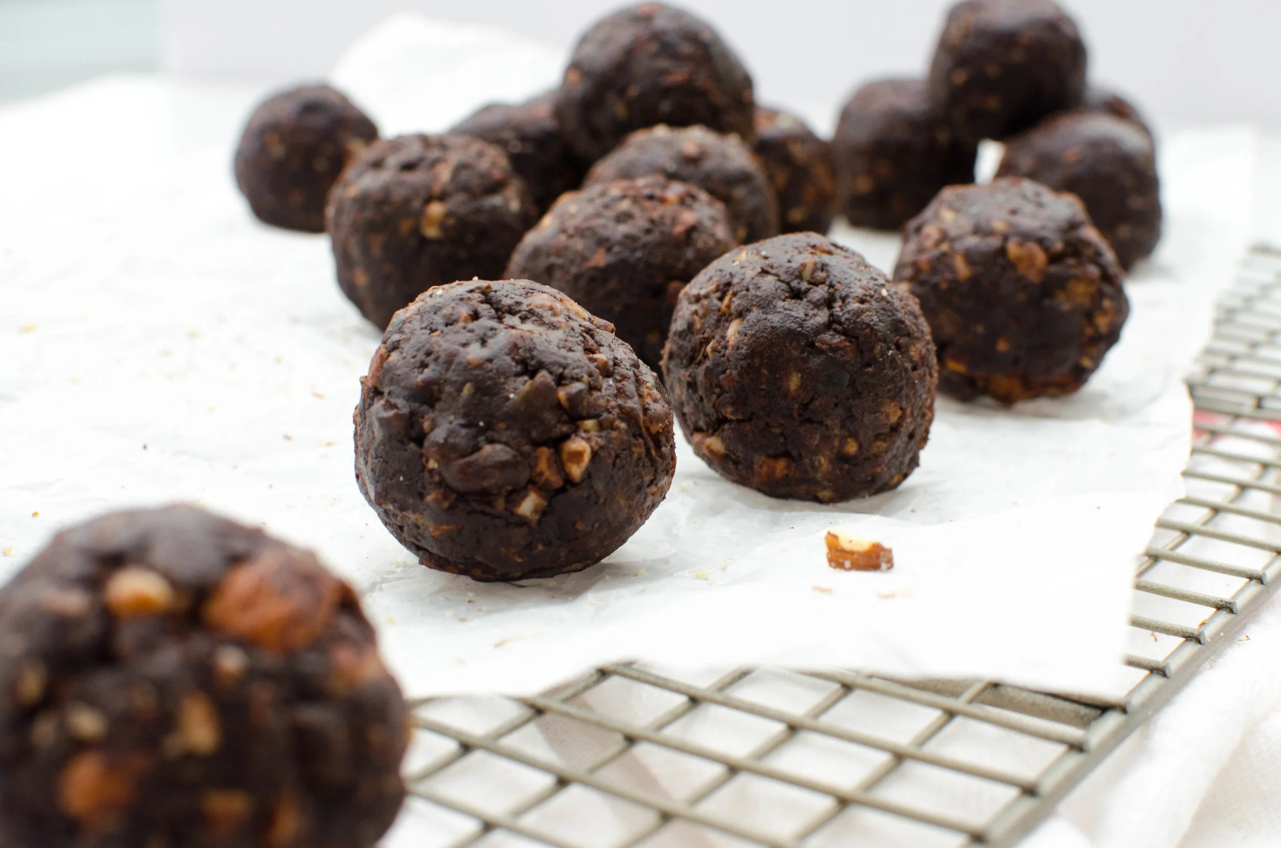 Gluten-Free, Vegan No Bake Chocolate, Almond &amp; Date Balls