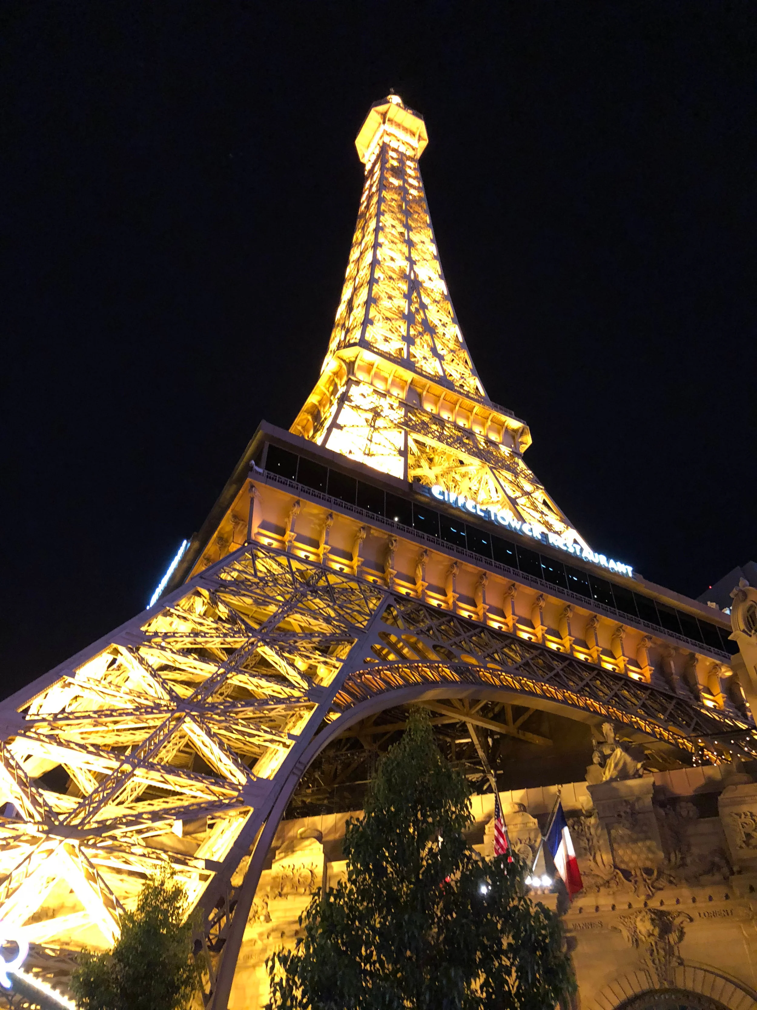 Las Vegas_Vertical Photos_the strip2.jpg