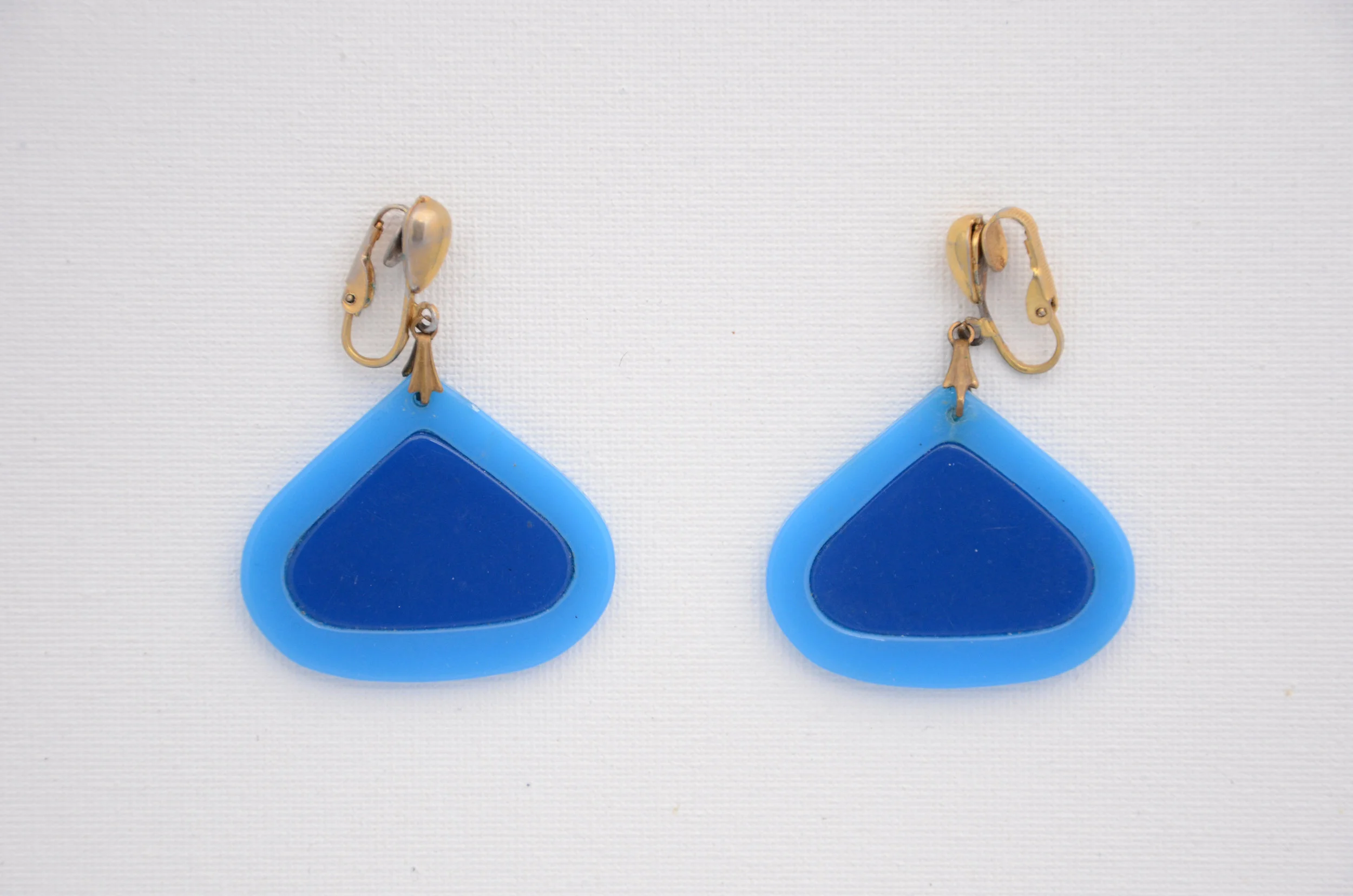 1960's-1970's Bi-Color Blue Teardrop Shape Earrings