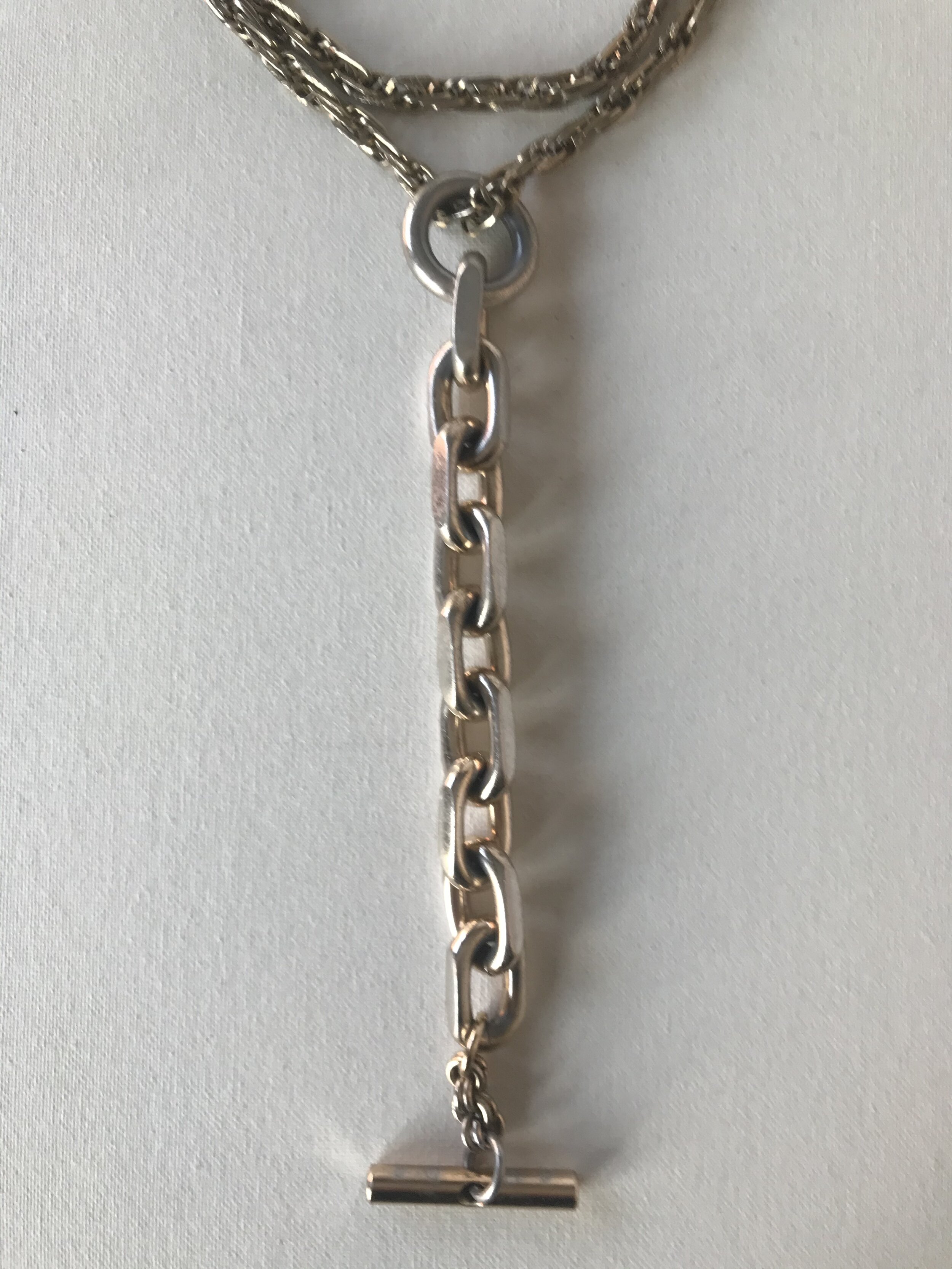 1960's Silver "Y" Multilink Chain Drop Necklace Detail