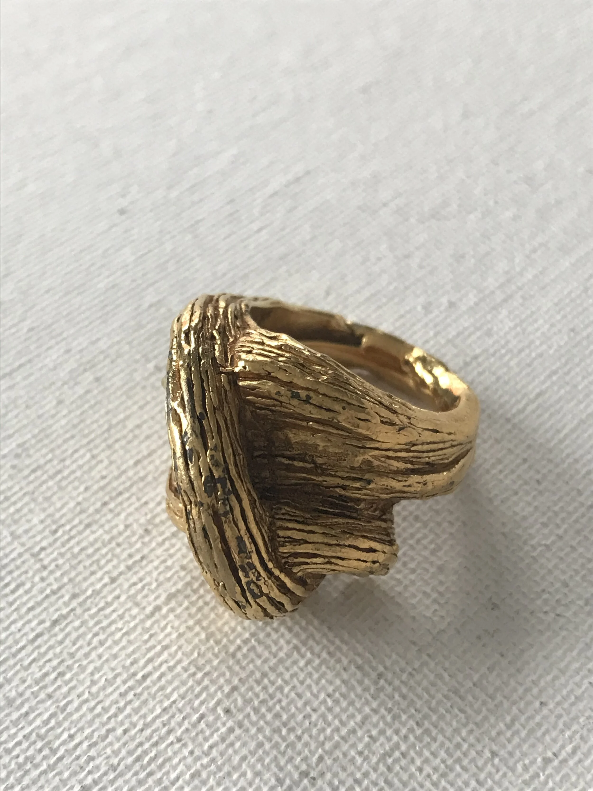 Another Side View of 1980's Gold Textured Knot Ring