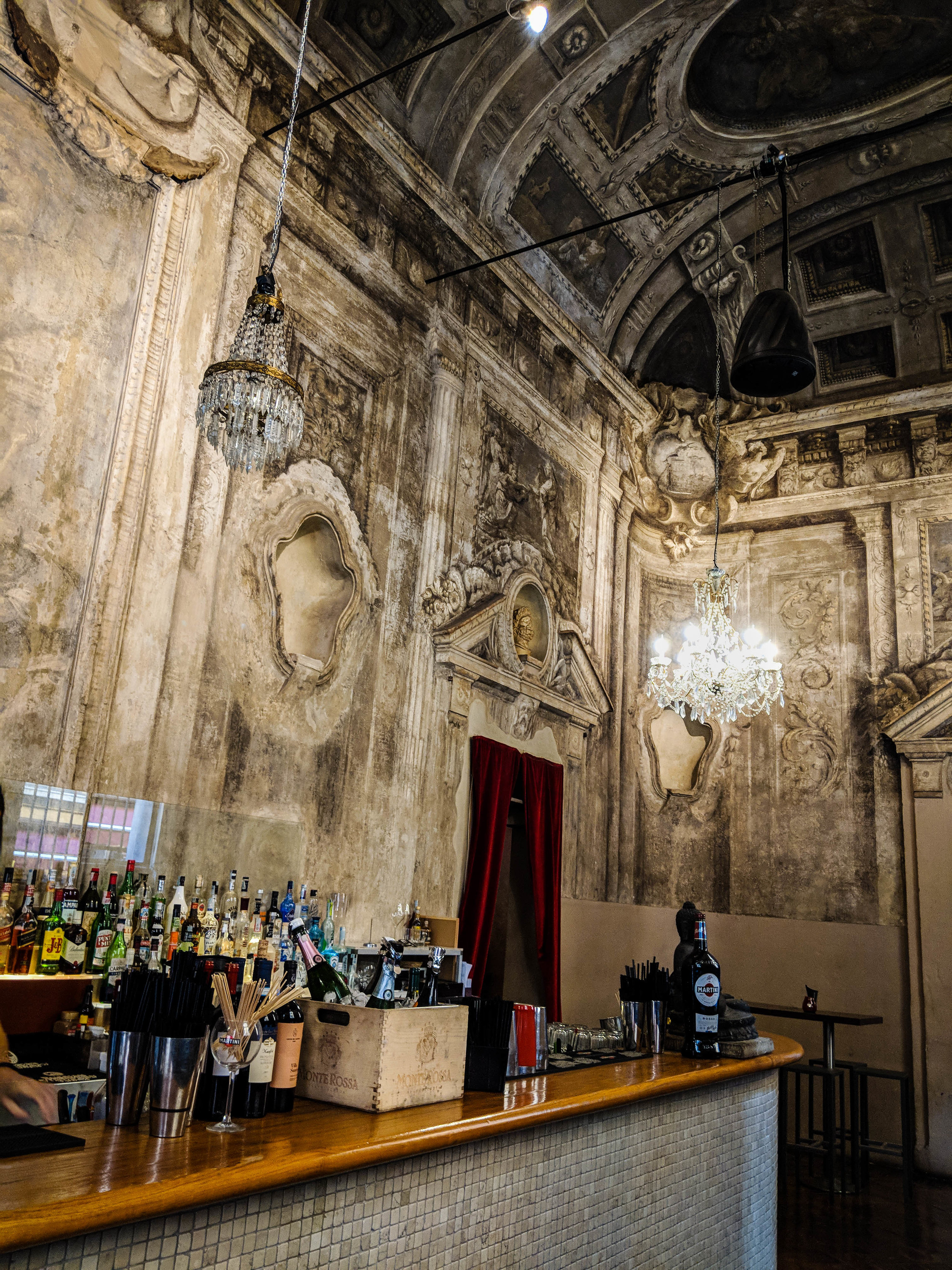 Le Stanze bar, par of the Bologna Itinerary