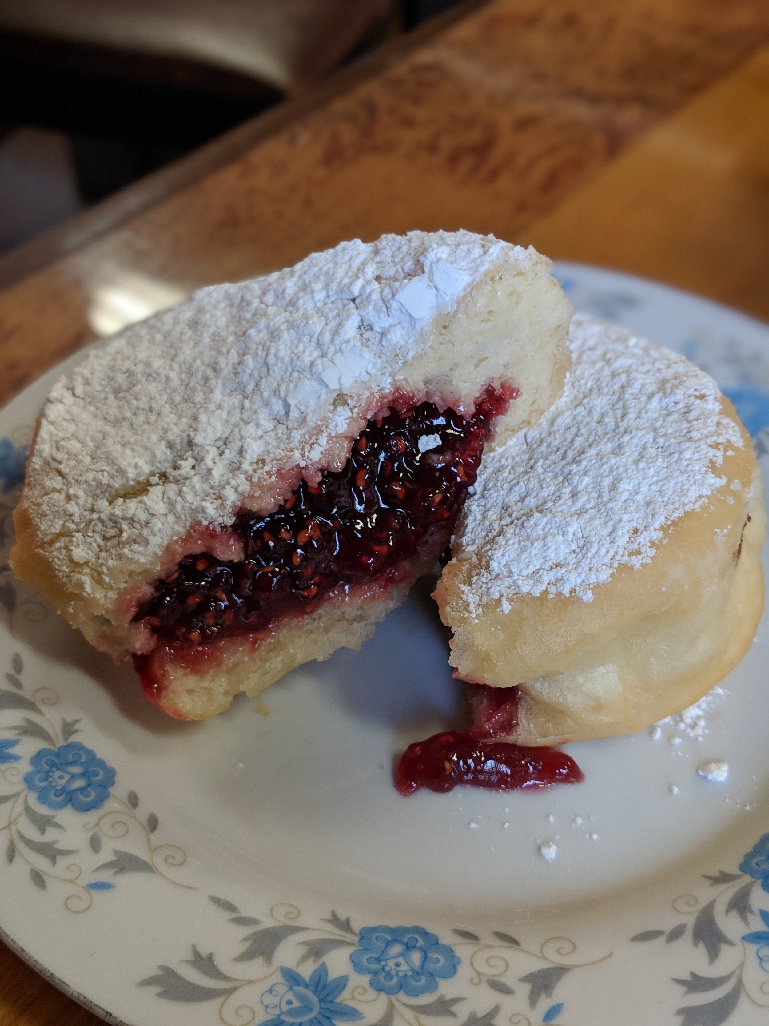 Leche Desserts. Saint-Henri, a Montreal neighbourhood guide