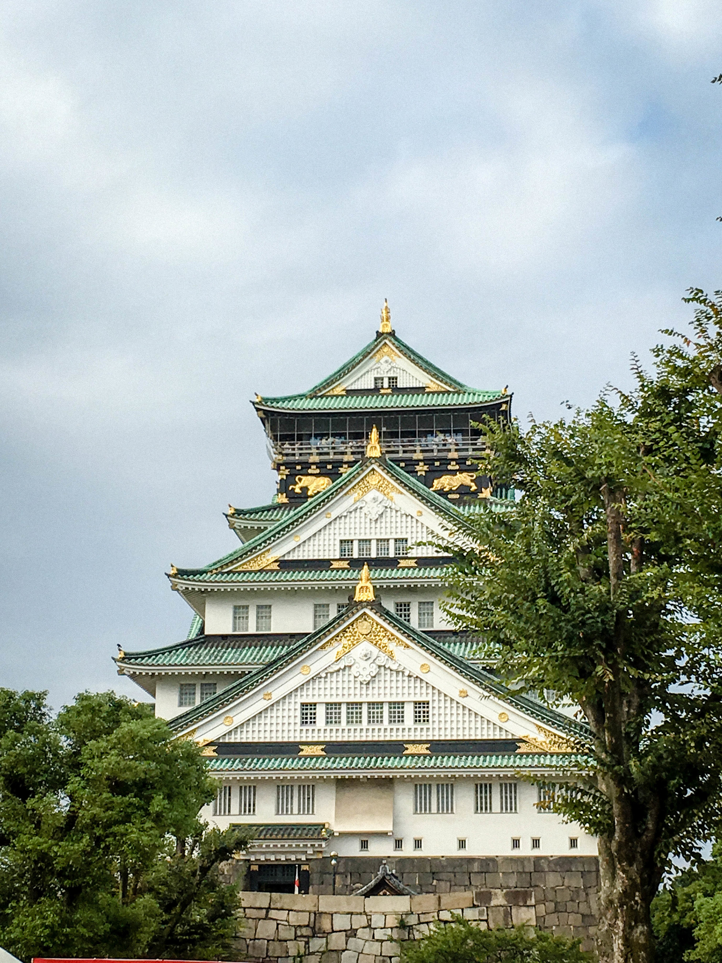 Osaka castle. Honeymoon in Japan
