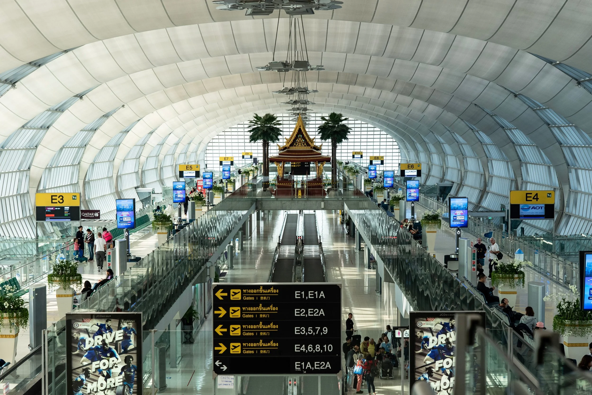 Best airports for layovers (by travel bloggers)