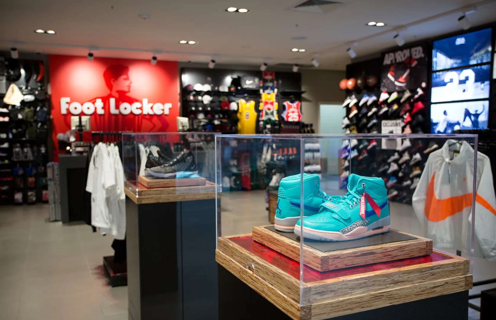 Foot Locker Store Layout Consistent - Foot Locker — DesignDesign