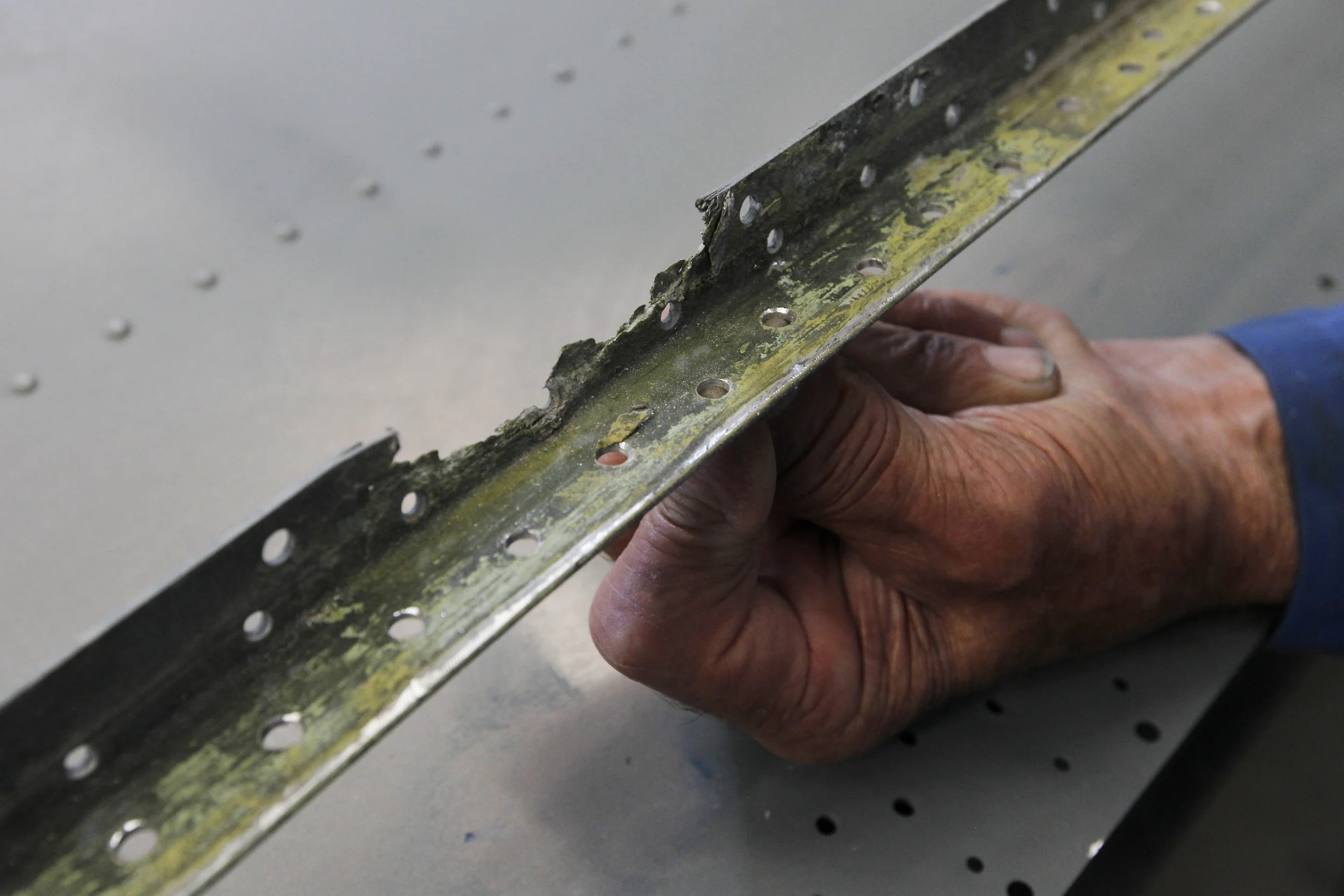 catalina 09 wing corrosion #2.jpg