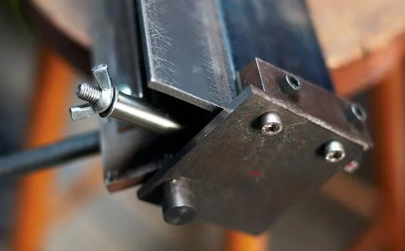 The support block in position