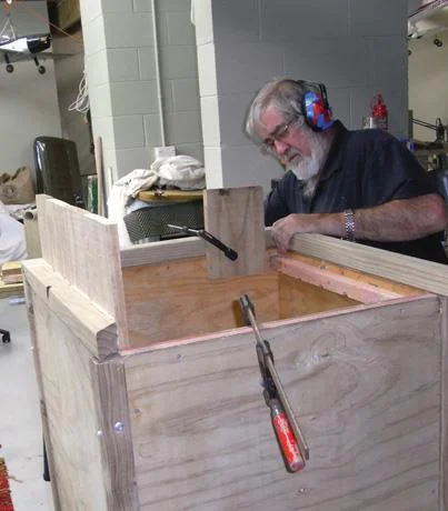 Building base on upside-down smoker