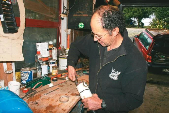 Pete Chandler gives a final tighten.