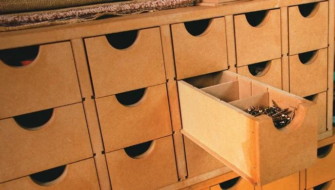 Drawers showing dividers