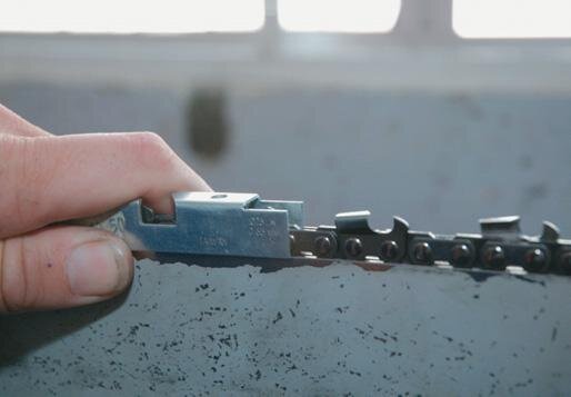 …but it also includes a guide for setting the depth