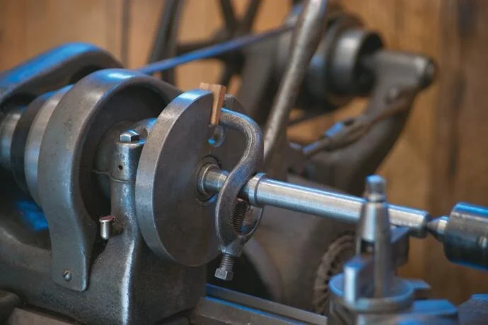 Pin turned between centres