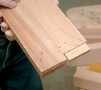 Matched rail pairs are easier to orientate with visible marks that clearly show the outside edges