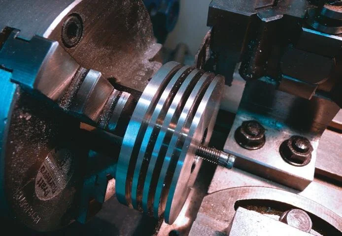 Machining heat sink on split mandrel