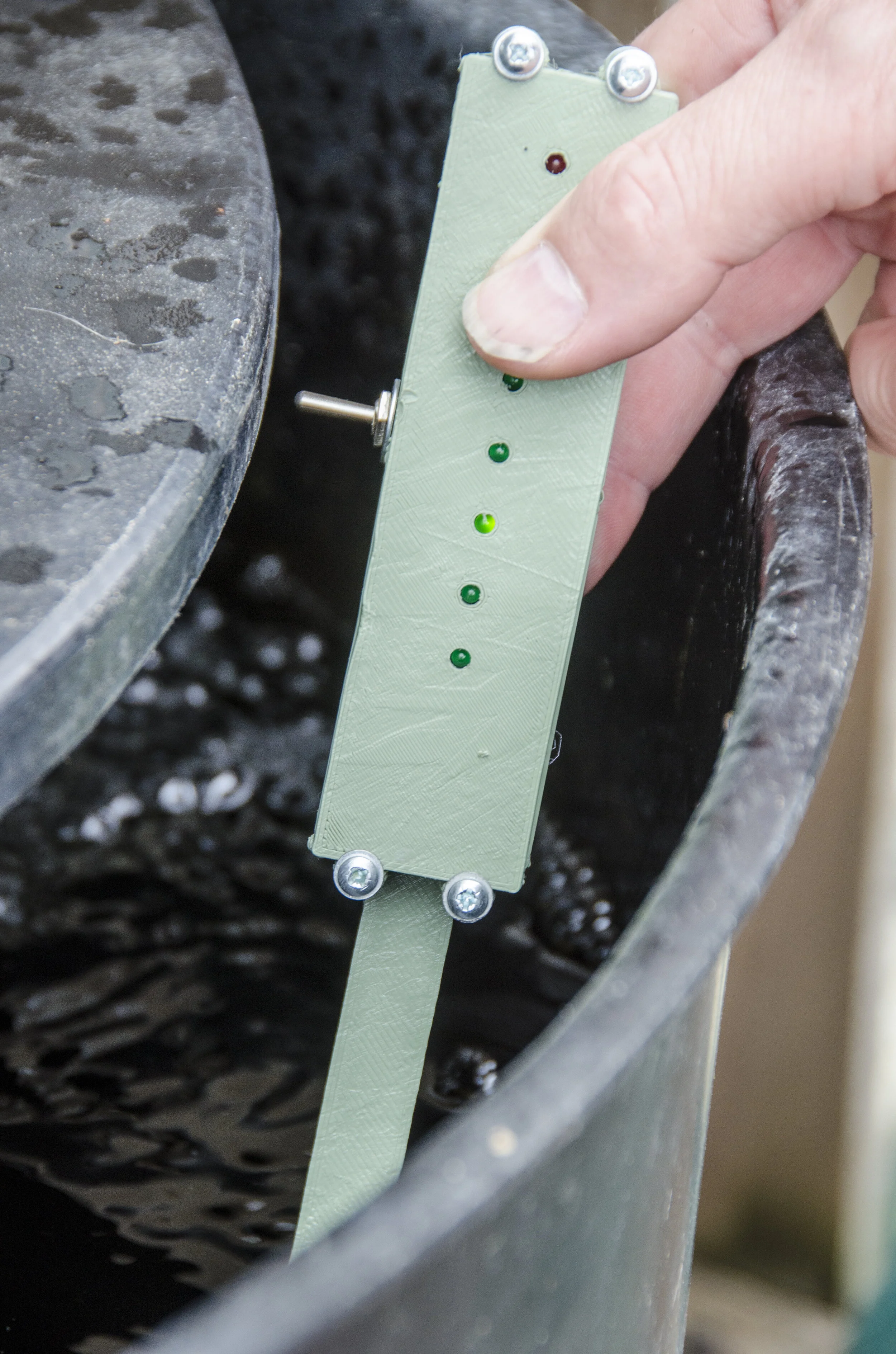 …and using the Arduino version. Each LED represents 4 CF units so the unit is showing a CF between 9 and 12.