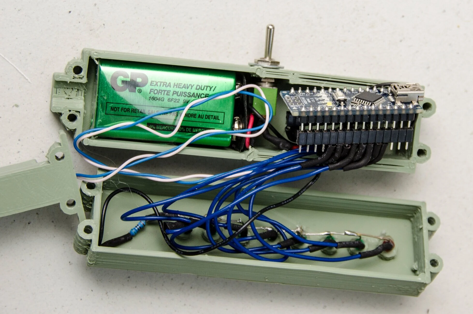 The internals of the 3D printed Arduino Nano version