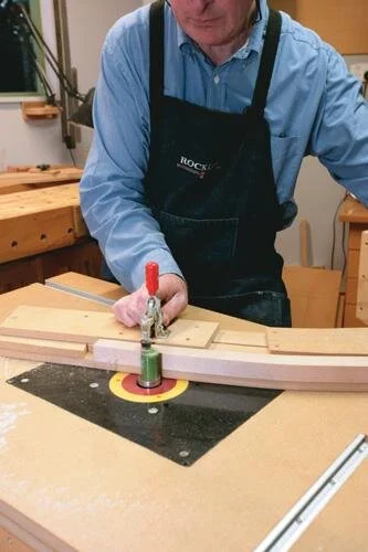 Trimming chair proﬁle with a ﬂush cutter