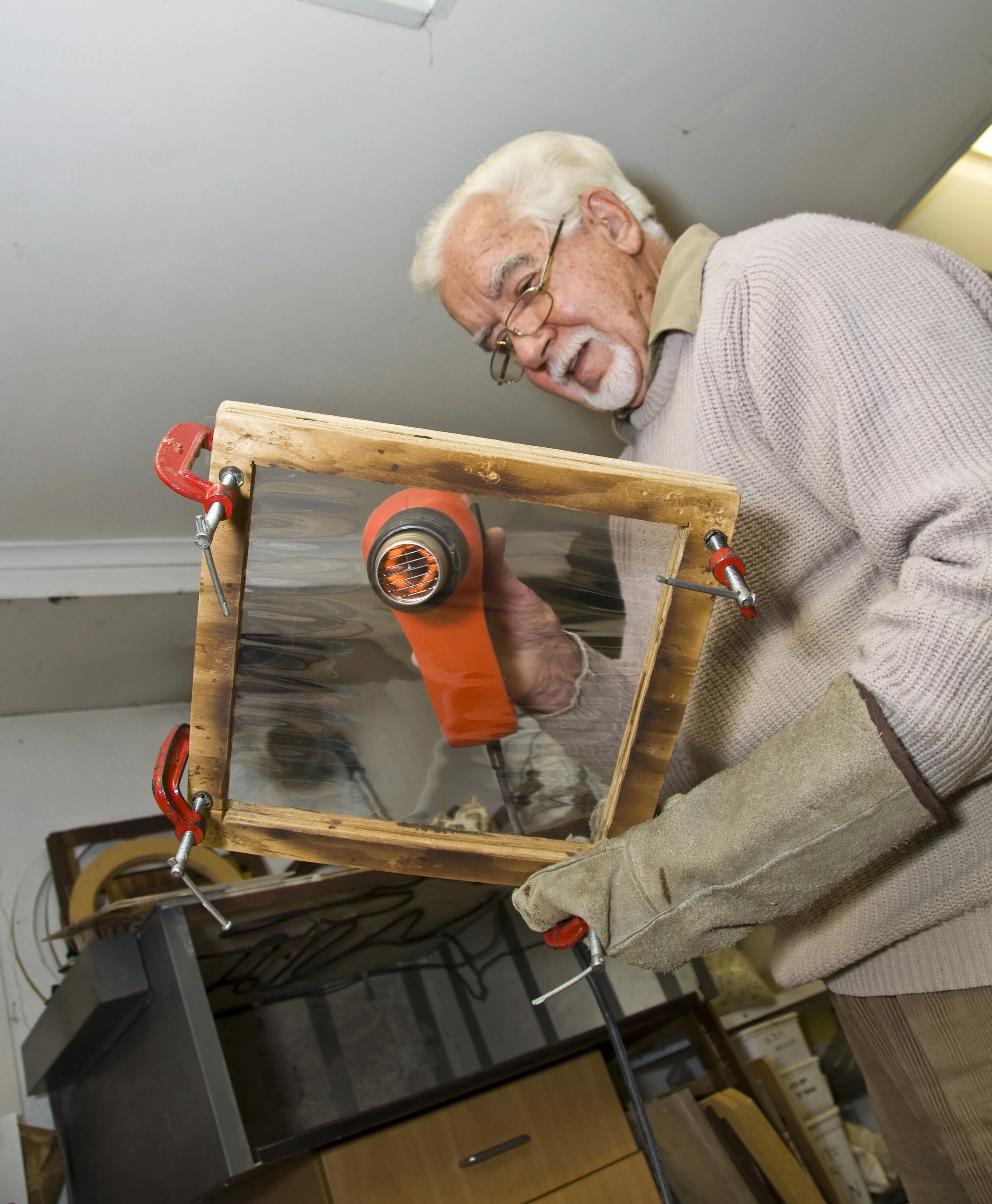 Hot air gun is enough to heat plastic for small items