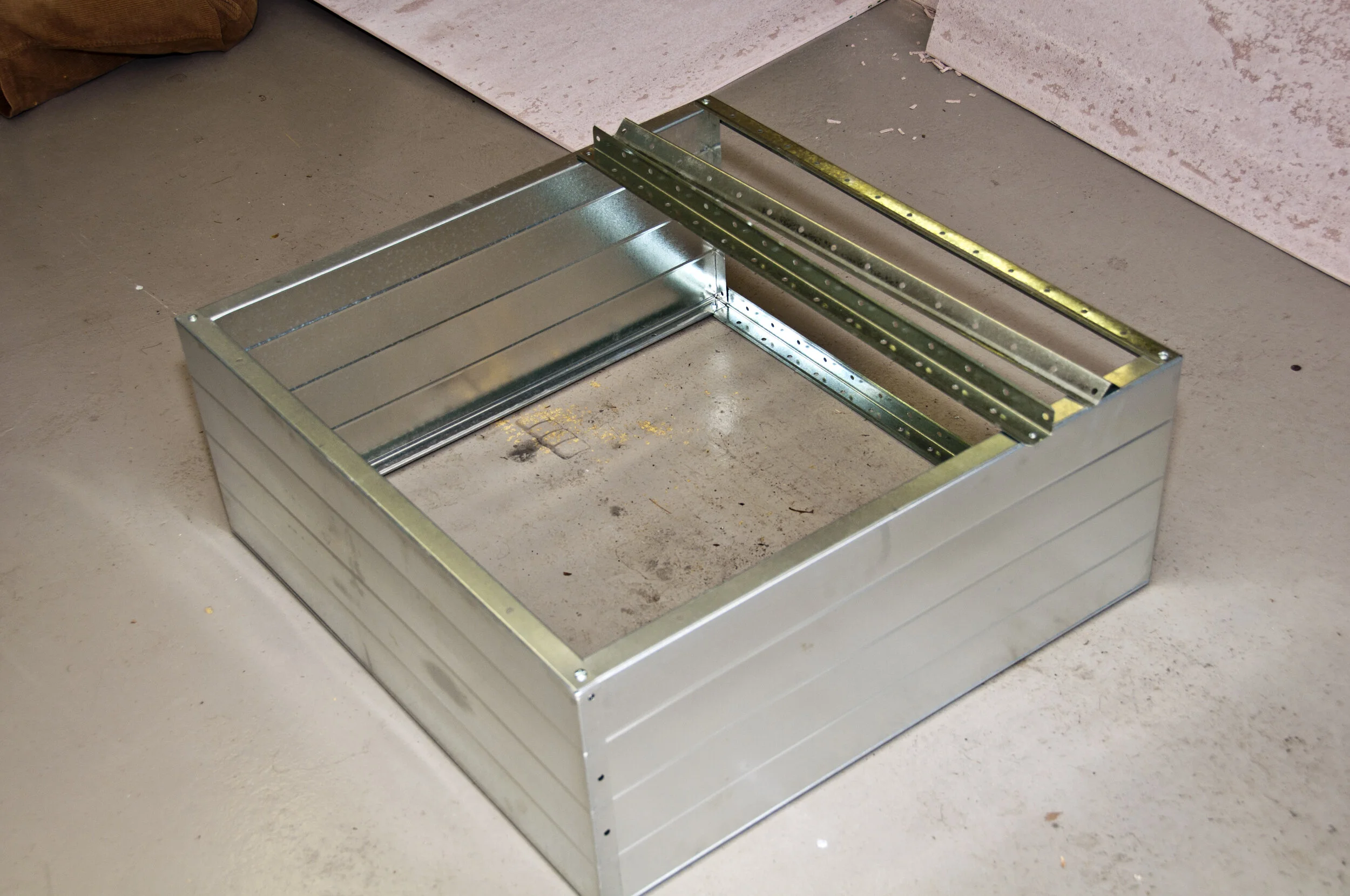 Adapting the original shelving storage unit