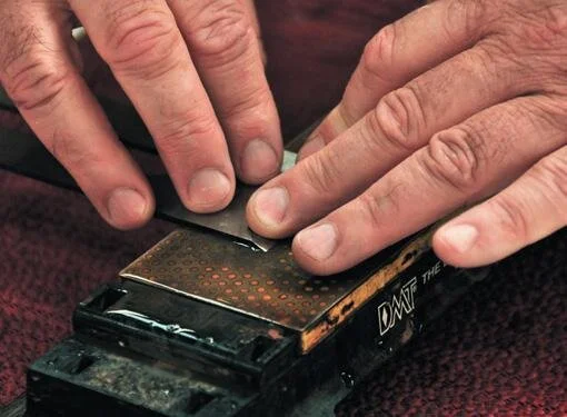 Honing on diamond hone