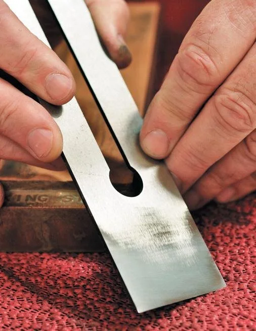 The resulting fine shiny surface