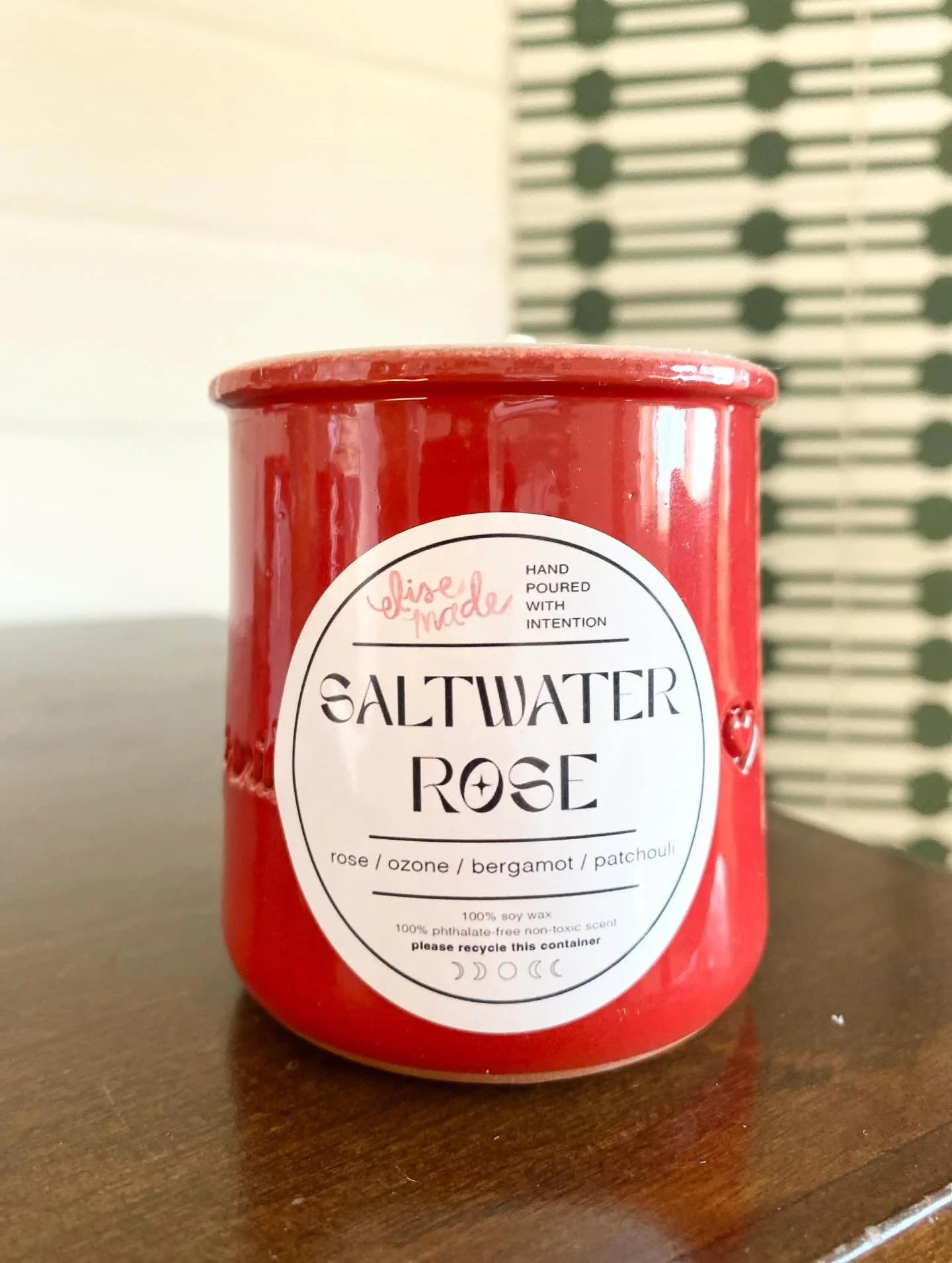 introducing saltwater rose, a sultry rose scent blended with  a crisp airy ozone and citrusy herbal bergamot. softly rose-forward with an addictive balance of the other elements.

red crocks drop on friday, 2/6 ❤️