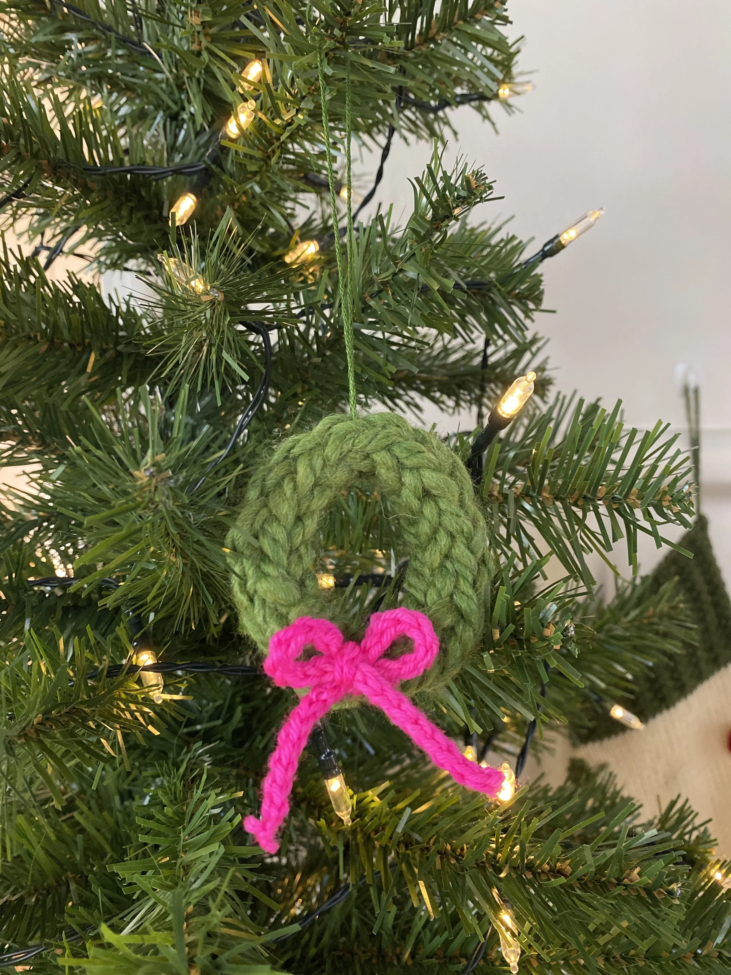 Wreath Knit Ornament