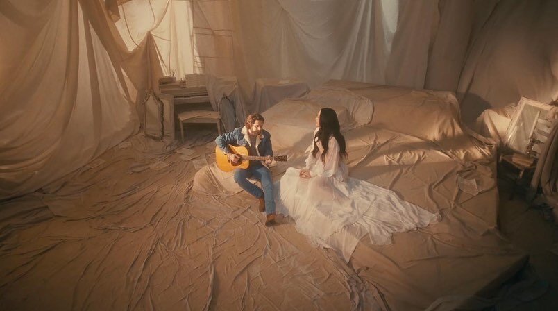 Had a great time working with some of the best on this @katyperry @thomasrhettakins video for Where We Started, @ptracy and @nykallen are some visual beasts!

Director: @ptracy
Producer: @christenpink
Producer: @wesley_stebbins_perry
DP: @nykallen
1s