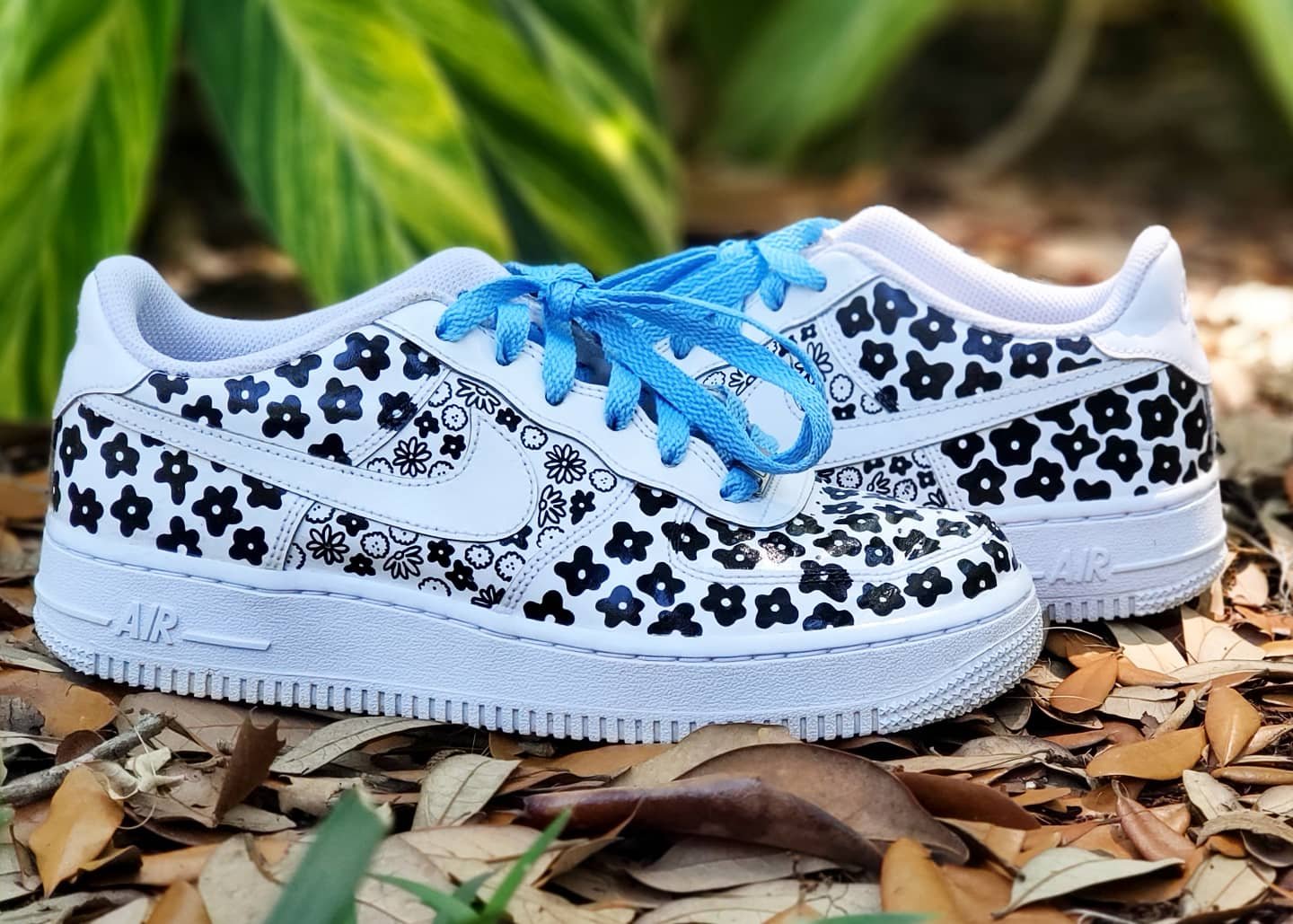  pattern: wildflower   shoes: nike af-1    laces:  colored flat, carolina blue  aglets: as is  