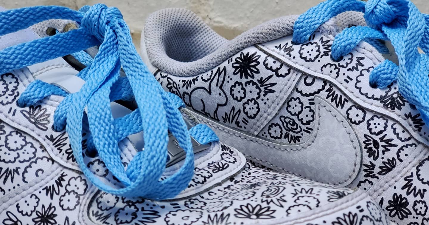  pattern: garden party (bunny variation)  shoes: nike af-1    laces:  colored flat, carolina blue  aglets: as is  