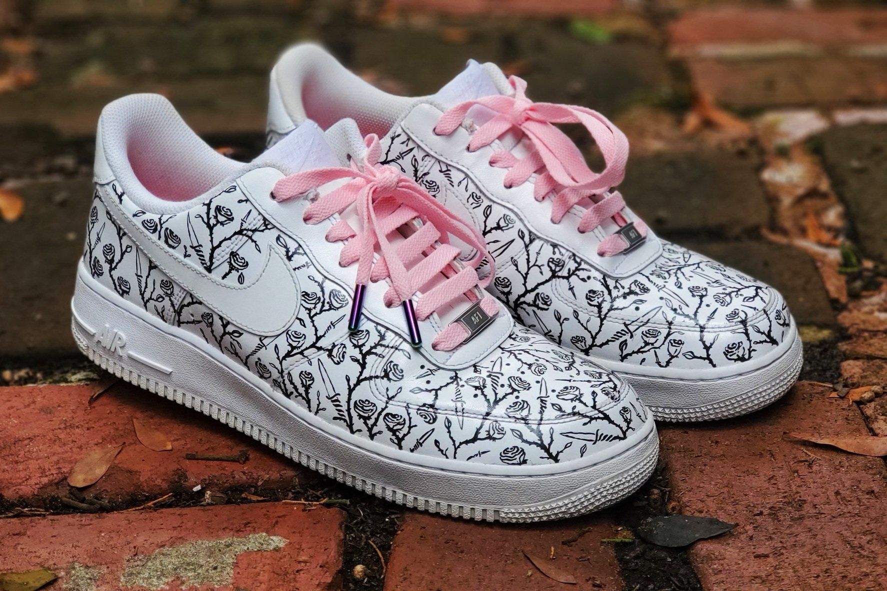  pattern: custom   shoes: nike af-1    laces:  colored flat, light pink  aglets: neochrome 