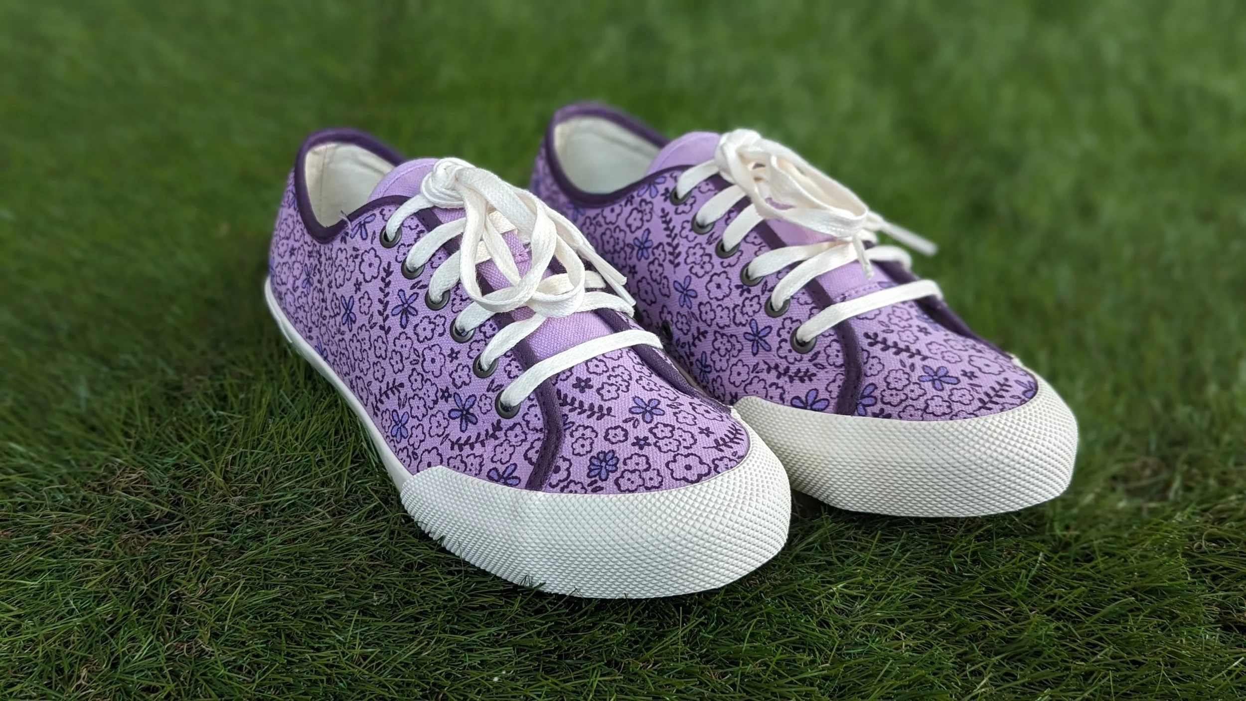  pattern: garden party shoes: seavees monterey sneaker laces: as is aglets: as is 