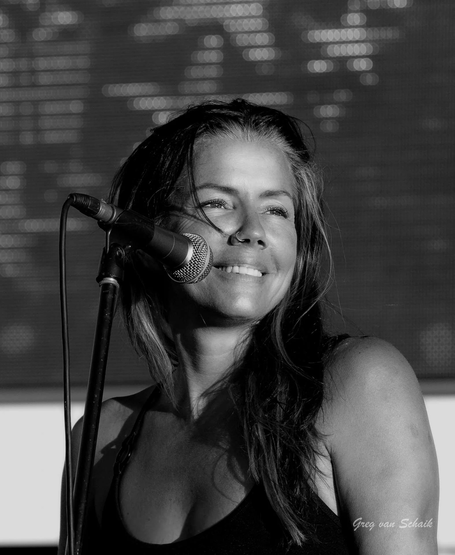Wendy_b_w_pic_credit__Greg_van_Schaik.jpg