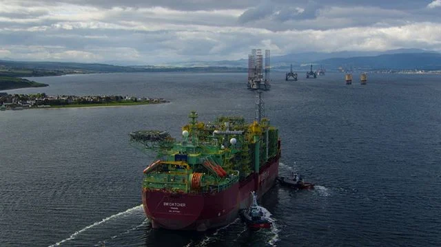 F P S O  N I G G - The worlds largest FPSO, Catcher B enters the Cromarty Firth from Singapore before deploying to the North Sea. 2017.⠀
⠀
#oilandgas #nigg #globalgroup #GAC #FPSO #CromartyFirth #Cromarty #PortofCromarty⠀
⠀
Learn more - https://buff.