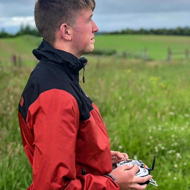 Bringing on the youth... @connorharmsworth flying out a few packs on the #alta6 for us... slowly does it!

#alta #freefly #dronelife #droneshotz #roavr