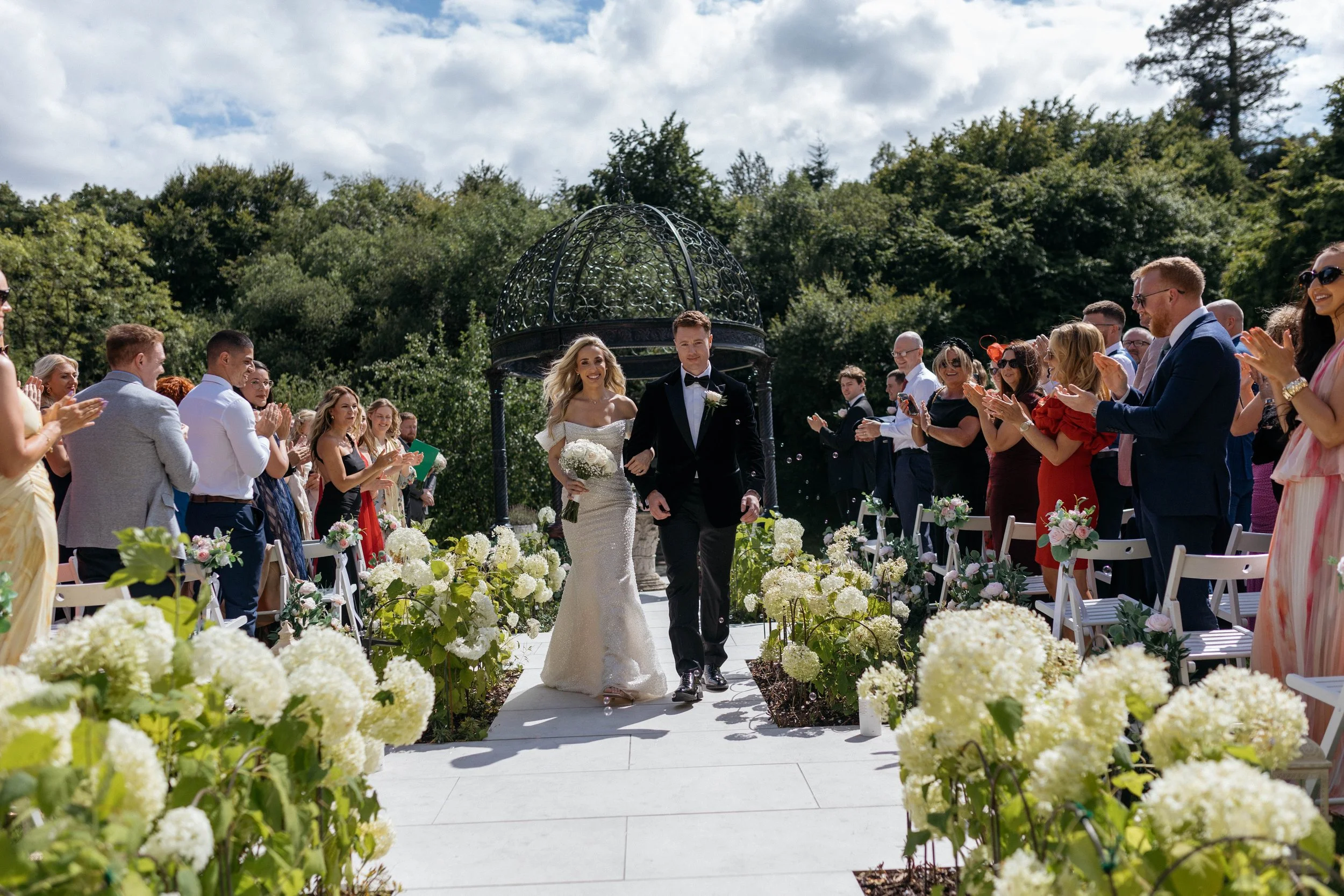 Why Garden Weddings Photograph So Beautifully?