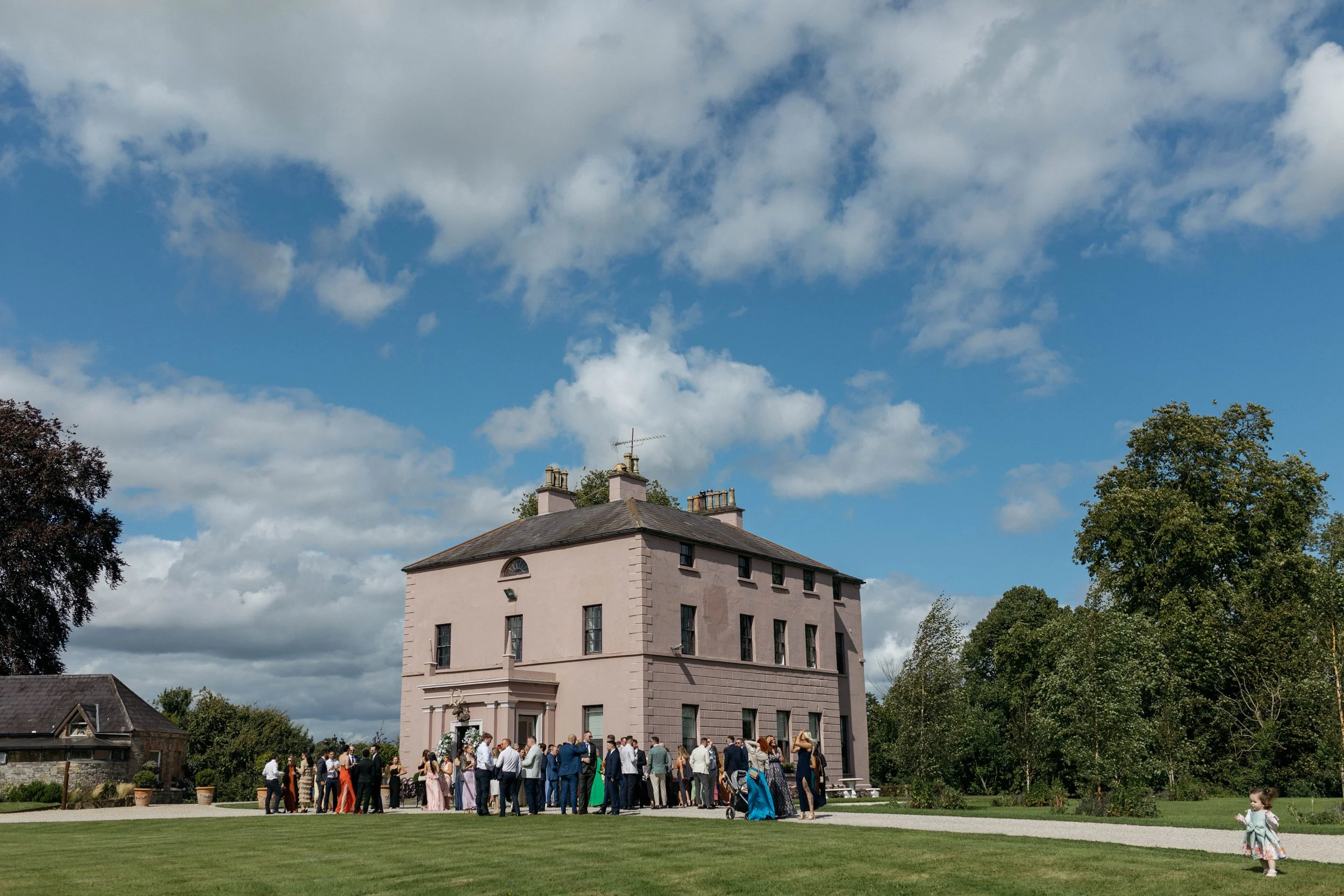 Why Irish Weather Makes Weddings More Romantic 