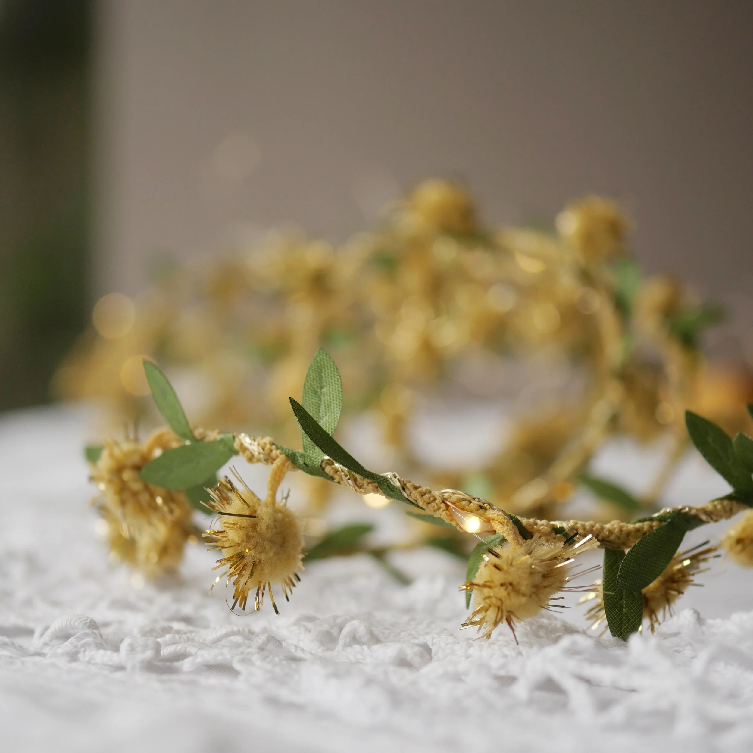 TInsel pom pom leaf1.jpg