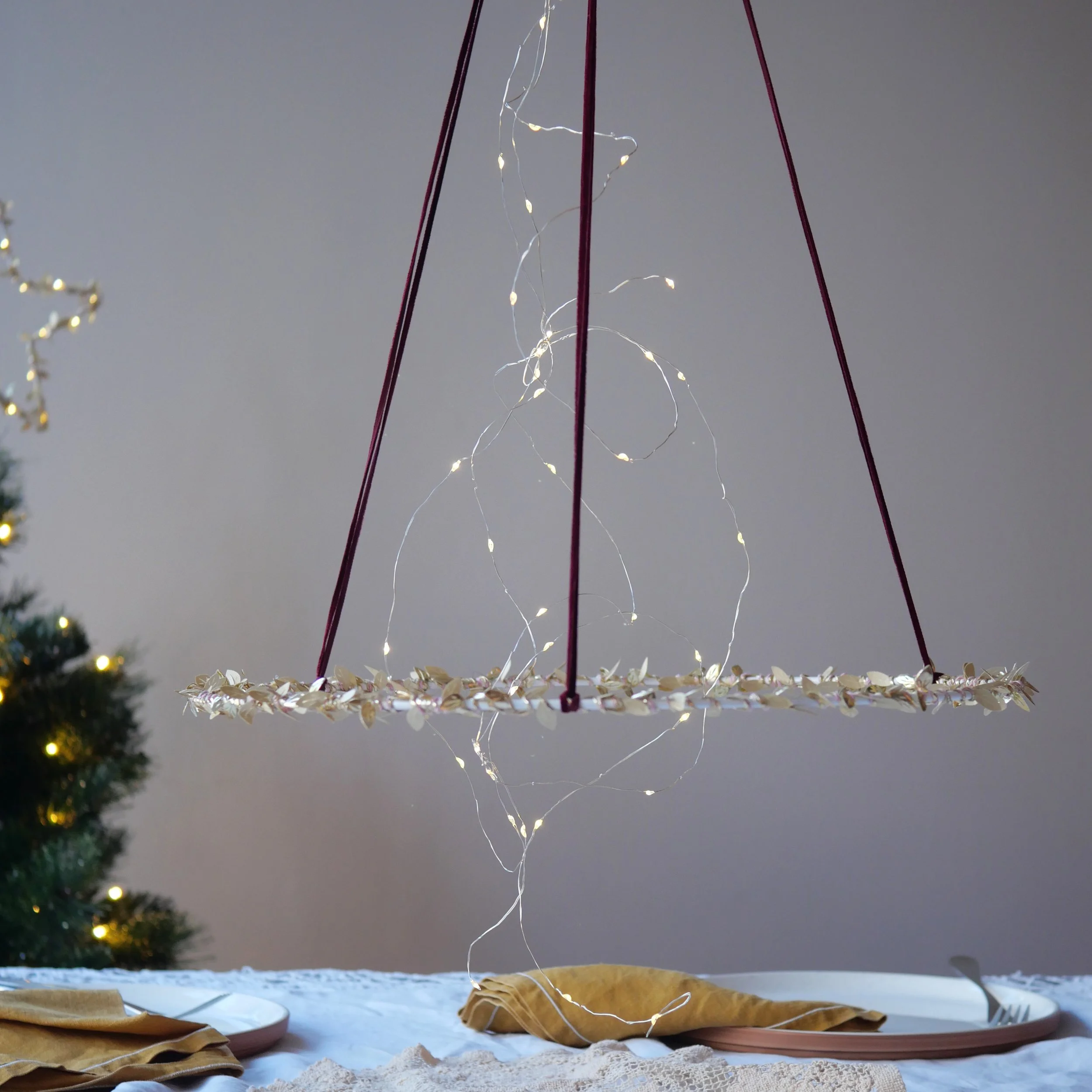 Hanging Wreath_Gold9.jpg