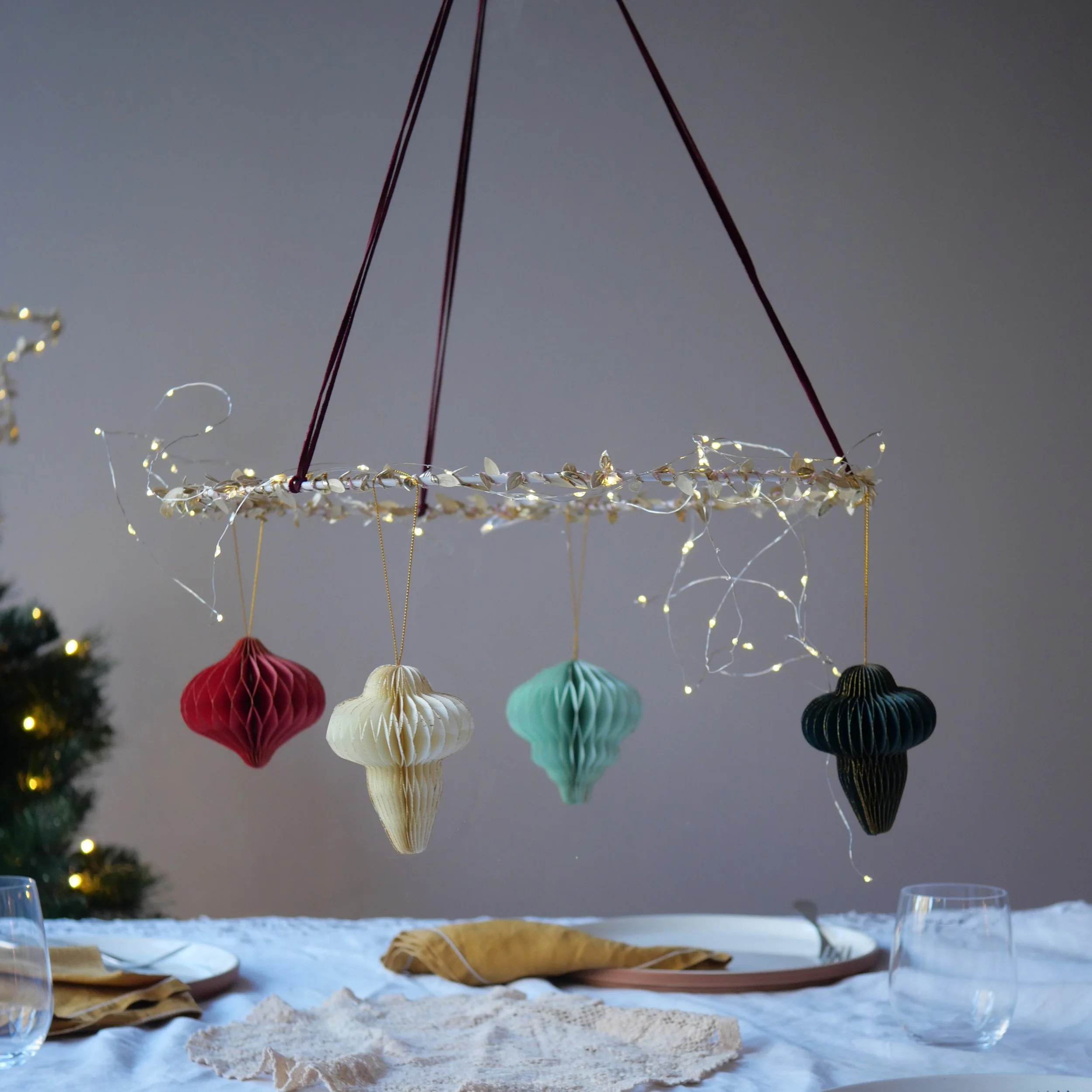 Hanging Wreath_Gold13.jpg