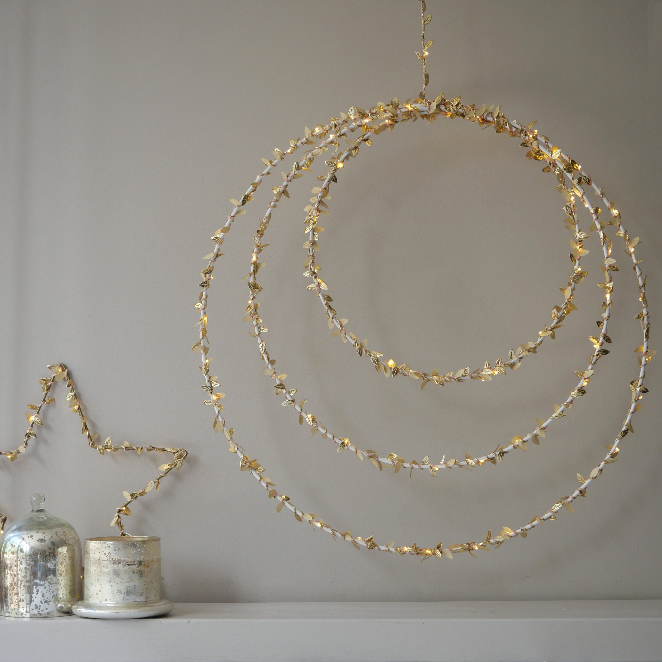 Gld Triple Wreath.jpg