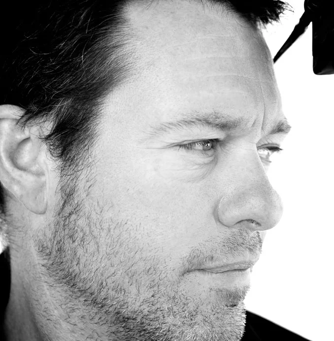 JONATHAN ZWARTZ - COMPOSER Jonathan Zwartz is a double bassist and composer and has played with most of Australia's great jazz artists, as well as international stars. He has recorded two instrumental albums, - The Sea which was awarded two Bell Awards in 2010 and The Remembering and Forgetting of the Air , which received an AIR award in 2013. He has studied Screen Composition at AFTRS and has a Masters (Music) from ANU. He has composed Music for the documentary ‘To Spring From The Hand’ (2014) and ‘Ka-Ching, a Pokies Nation (ABC 2015) as well as multiple online ads. Jonathan is currently working on his 3rd album due for release early 2018. He has been an APRA Ambassador since 2010.
