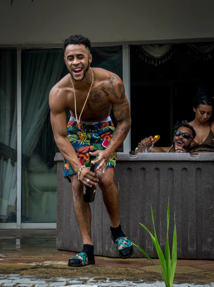 Here are some Behind The Scene shots i got from a video shoot i was invited to by Jason (The Director) from back in august the video is entitled “so fine” from the two artists R1 and Dukz.