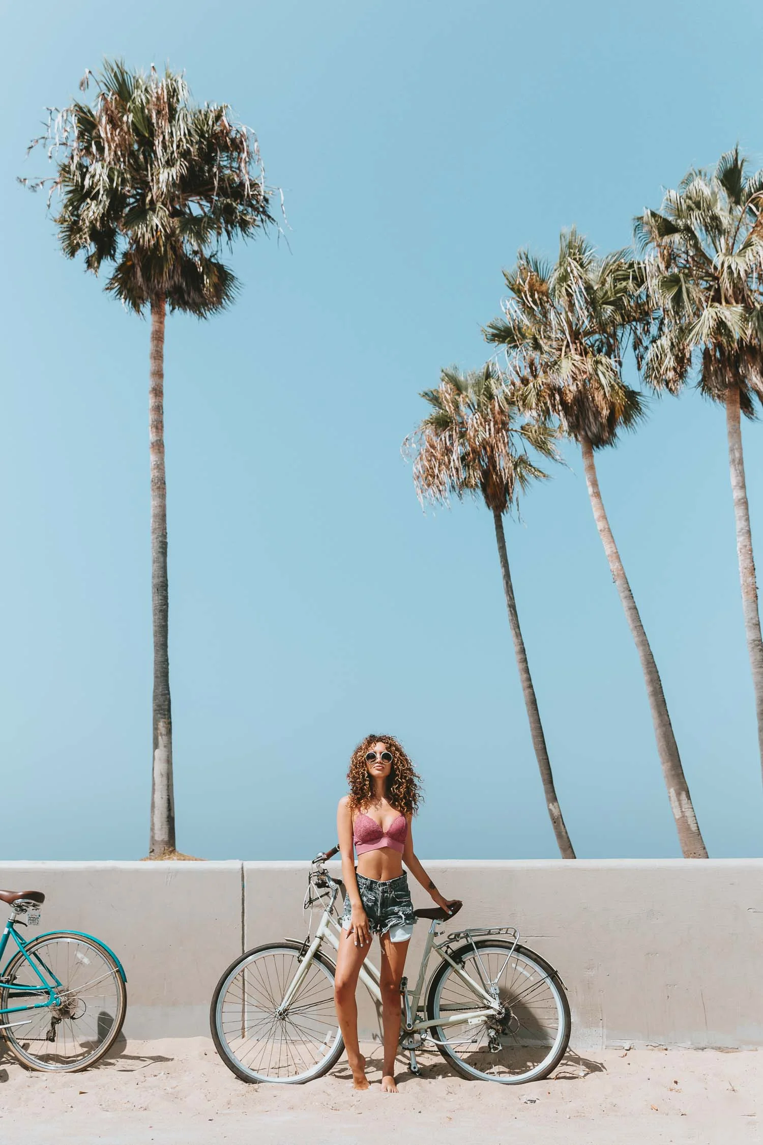 Sky Hannah (@sky.hannah). Venice Beach, USA