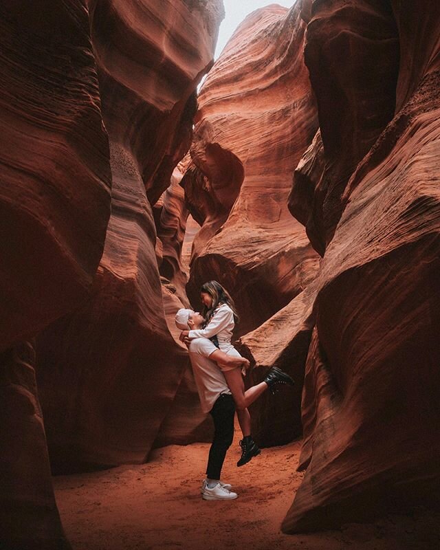 A Day in the Desert 🏜
Exploring #AntelopeCanyon with @theloveassembly.
As it&rsquo;s Navajo land, it&rsquo;s mandatory to have a native guide with you. We booked the photography tour which gives you a little more time to shoot, although as you can s