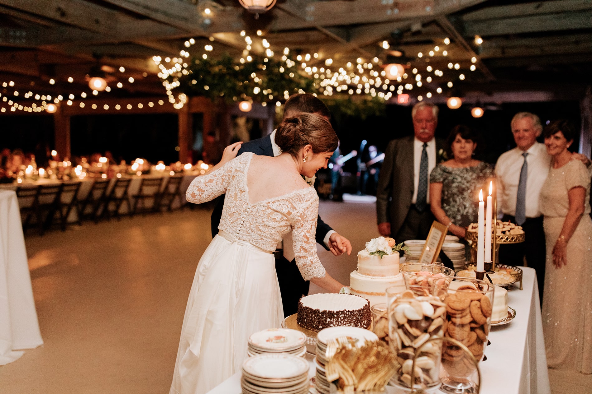 lowcountry-kitchen-catering-beaufort-sc-mary-grace-and-judd-kennedy-wedding-ceremony-cake-table-min.jpg