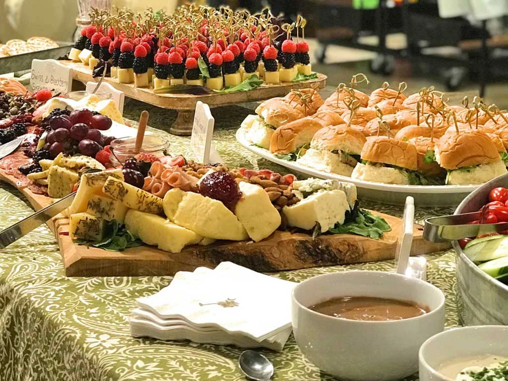 lowcountry-kitchen-catering-beaufort-sc-moreland-artisan-social-outside-hilton-head-table-spread-horiz.jpg