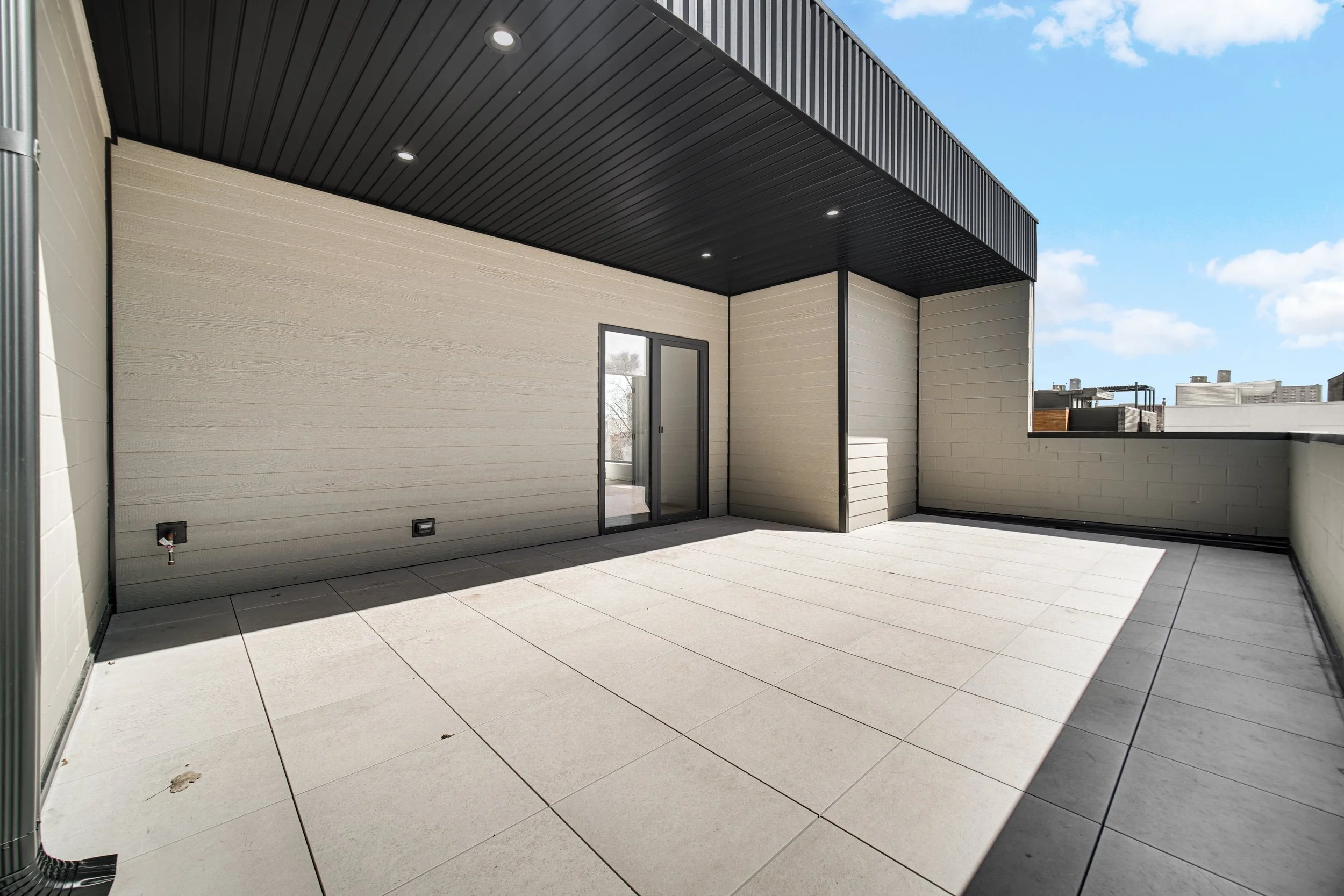 RoofDeck#1 _ OutdoorSectionalSeating _ TV _ Accessories.jpg