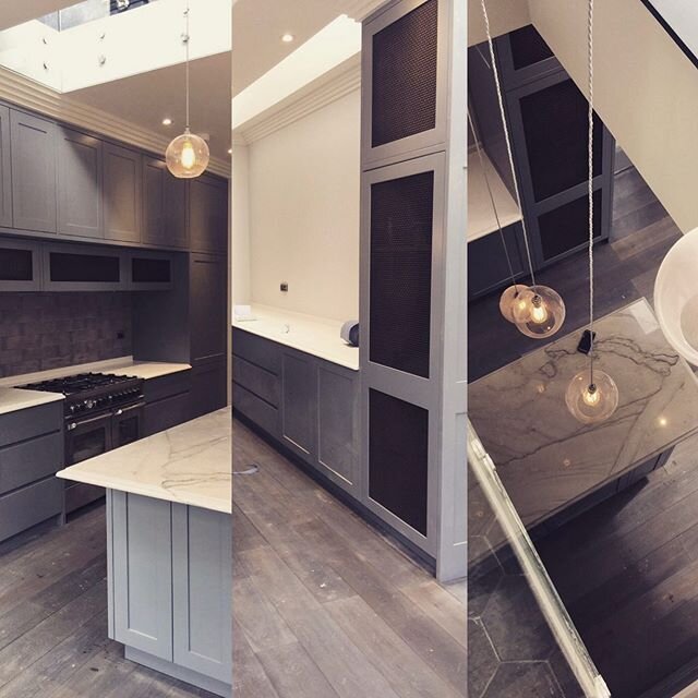 A mix of shaker tradition and metal work in this kitchen we installed in Sw6 it&rsquo;s a good mix of timeless classic but keeping it with a contemporary mix for the family.  We created a gallery to the basement kitchen to keep the ground and lower g